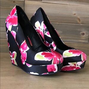Wedge Platform Pump